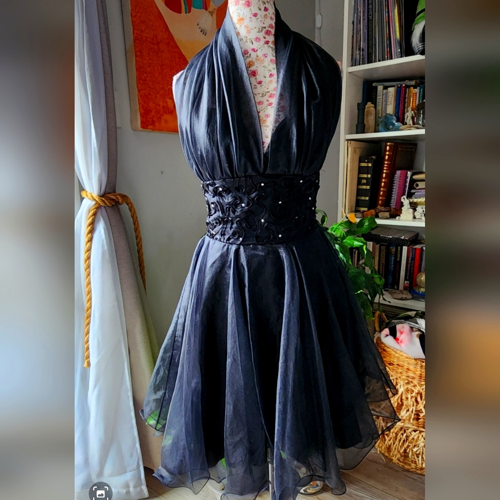 Gorgeous Vintage Faviana pm. halter dress